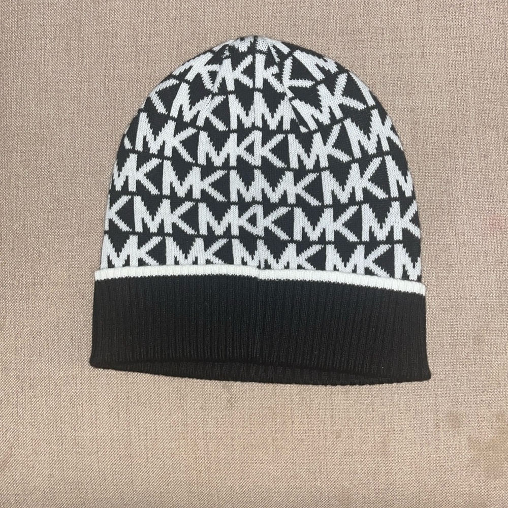MICHAEL Michael Kors Women`s Bordered MK Logo Cuff Beanie